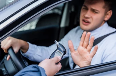 Razii antidrog: zeci de consumatori de droguri, inclusiv șoferi, prinși de polițiști Razii antidrog: zeci de consumatori de droguri, inclusiv șoferi, prinși de polițiști